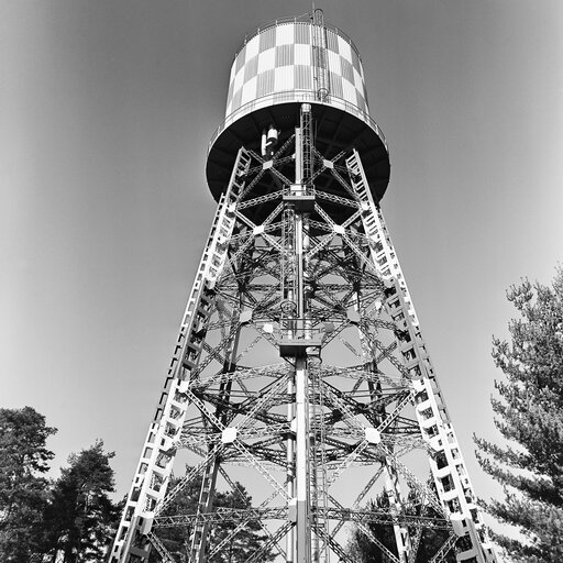 Valokuva 13: Visit of the Committee on Energy, Research and Technology at the Joint Research Centre of Ispra, Italy, in October 1984