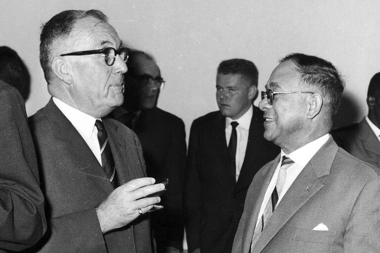 Photo 20 : Meeting of the permanent joint committee after the EPA Conference with the Parliaments of the African States and Madagascar in Tananarive, Madagascar - 3rd to 5th october 1962 - Presidential Palace