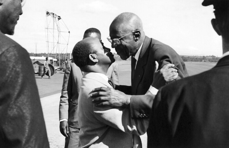 Foto 36: President Amadou LAMINE GUEYE at Meeting of the permanent joint committee after the EPA Conference with the Parliaments of the African States and Madagascar in Tananarive, Madagascar - 3rd to 5th october 1962