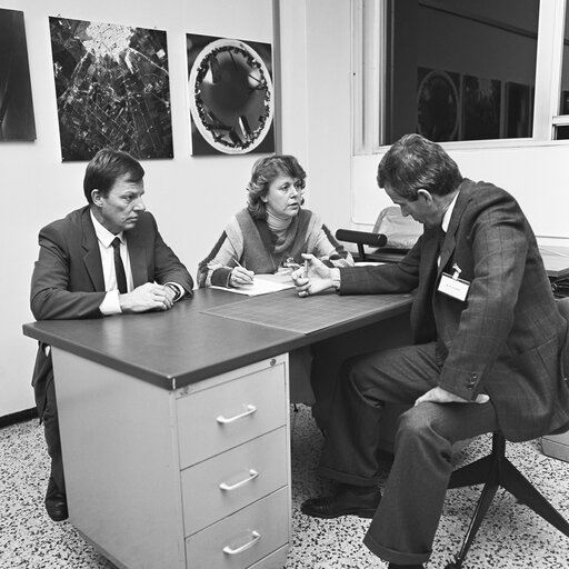 Visit of the Committee on Energy, Research and Technology at the Joint Research Centre of Ispra, Italy, in October 1984