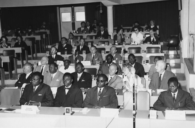 Photo 31 : Meeting of the permanent joint committee after the EPA Conference with the Parliaments of the African States and Madagascar in Tananarive, Madagascar - 3rd to 5th october 1962