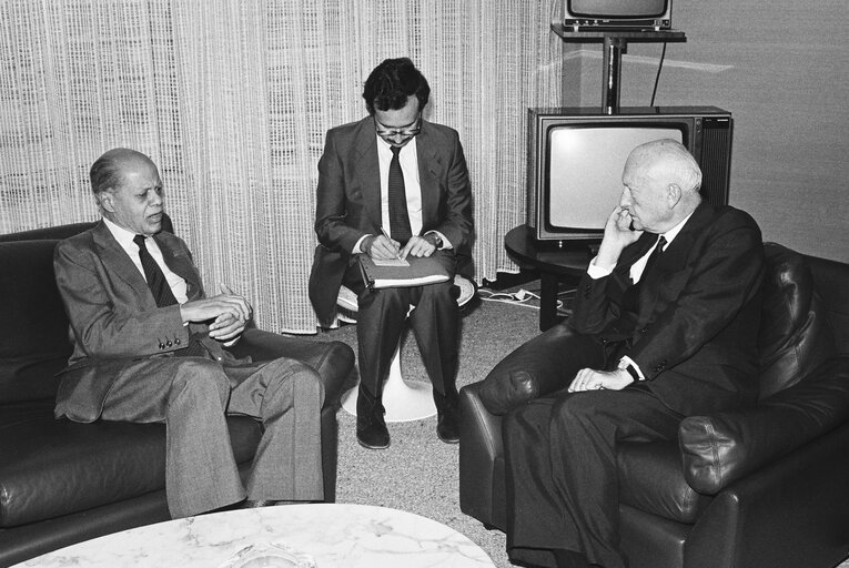 Fotogrāfija 8: Visit of Brazilian Politician Nelson CARNEIRO at the European Parliament in Strasbourg in October 1984