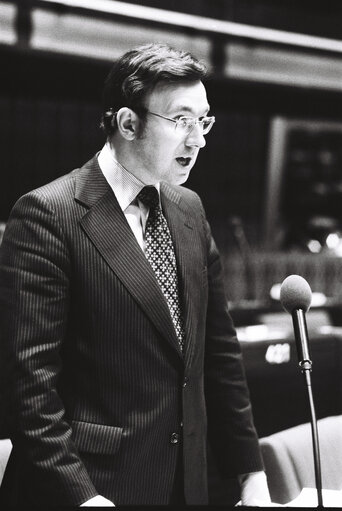 Fotografie 1: The MEP Peter PRICE during a session in Strasbourg in January 1980.