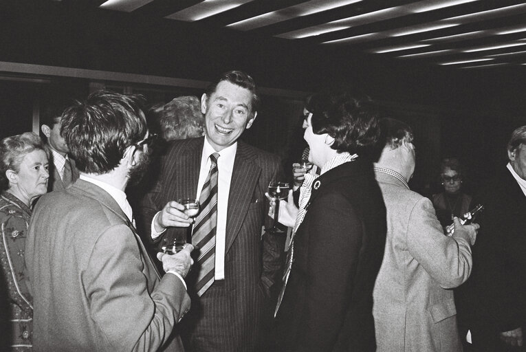 Photo 5 : The MEP Alan R. TYRRELL in front of the European Parliament in Strasbourg in December 1979.