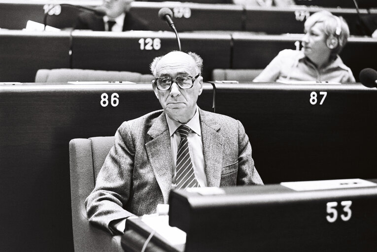 Fotografija 7: Gerard JAQUET during a plenary session in Strasbourg in October 1979.