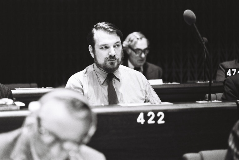 Fotografija 5: The MEP Tom SPENCER during a session in the hemicycle of Strasbourg in November 1979.