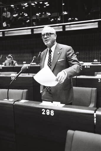 Zdjęcie 8: The MEP Kai NYBORG during a session in Strasbourg in January 1980.