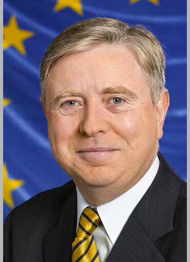 Fotogrāfija 11: Pat COX  President of the European Parliament from January 2002 until July 2004