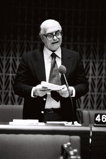 Photo 5: The MEP Pino ROMUALDI during a plenary session in Strasbourg in January 1980.