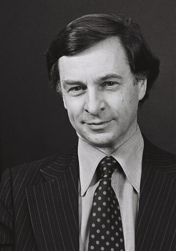 Photo 2 : Portrait of the MEP Adam FERGUSSON in December 1979.