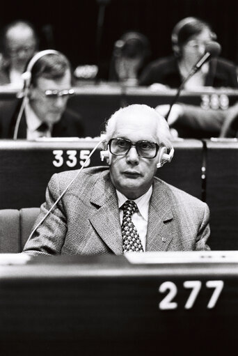 Fotografija 6: Erwin LANGE during a plenary session in Strasbourg in October 1979.