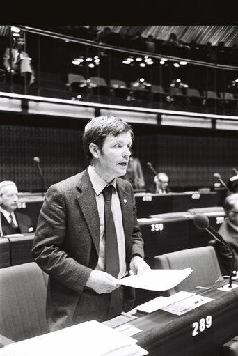 Fotografi 1: John Joseph McCARTIN during a plenary session in Strasbourg in November 1979.