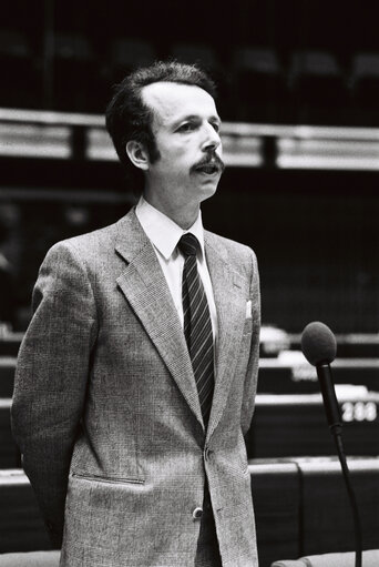 Foto 3: The MEP Marc FISCHBACH during a plenary session in Strasbourg in January 1980