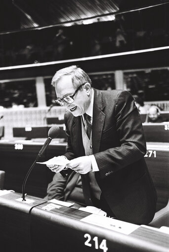 The MEP Pancrazio DE PASQUALE during a session in the hemicycle of Strasbourg in November 1979.