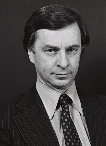 Photo 3 : Portrait of the MEP Adam FERGUSSON in December 1979.