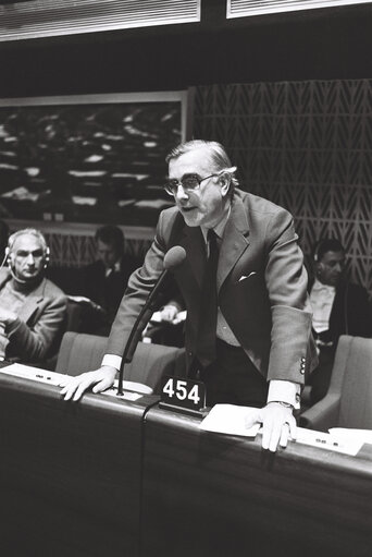 Zdjęcie 1: The MEP Arie DE GOEDE during a session in the hemicycle of Strasbourg in November 1979.