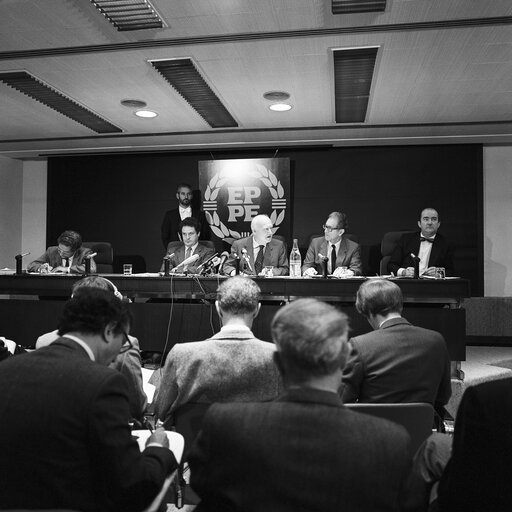 Foto 2: Press Conference at the EP in Brussels on the extension of the 1984 budget