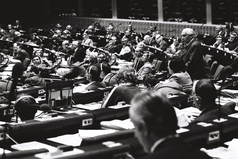 Fotografi 3: Plenary session in Strasbourg in December 1979.