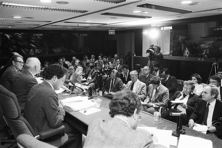 Fotogrāfija 8: Press Conference at the EP in Brussels on the extension of the 1984 budget