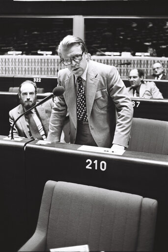 Foto 3: The MEP Felix DAMETTE during a session in the hemicycle of Strasbourg in November 1979.