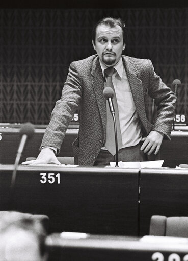 Fotografi 2: The MEP Gero PFENNIG during a plenary session in Strasbourg in November 1979.