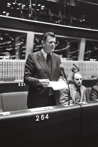 Φωτογραφία 4: The MEP Georges Louis FRISCHMANN during a session in the hemicycle of Strasbourg in November 1979.