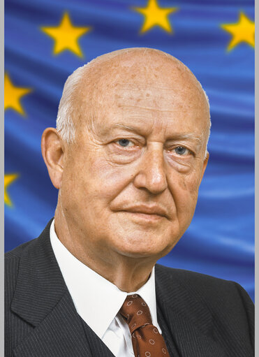 Fotogrāfija 12: Pierre PFLIMLIN  President of the European Parliament from July 1984 until January 1987