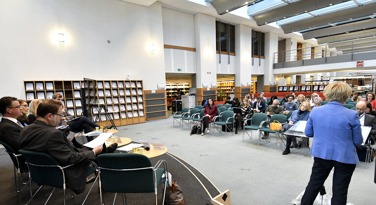 Fotó 5: The European Parliament: Institutional Dynamics and Political Change