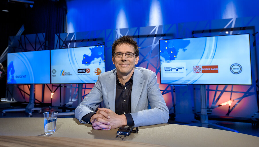 Foto 5: Euranet Plus interview with Bas EICKHOUT