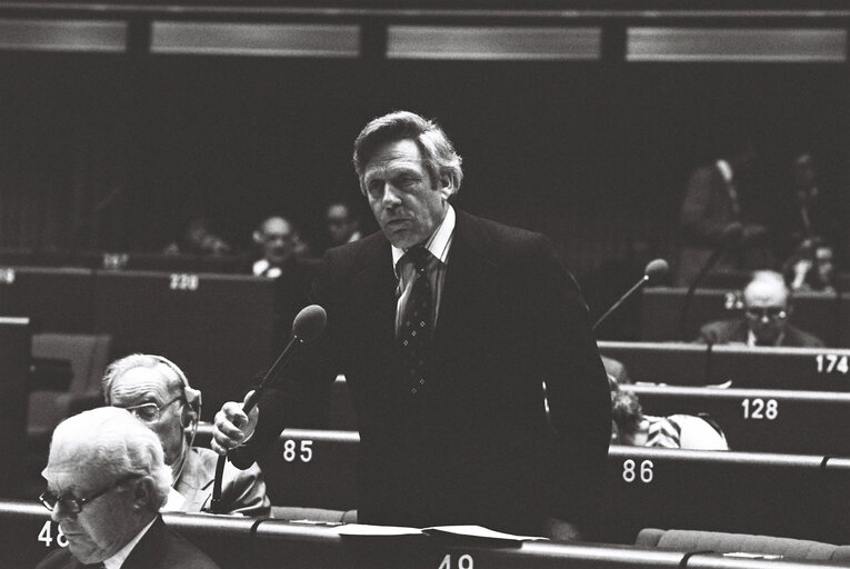 Foto 27: The delegue HOWELL Ralph during a session in Strasbourg in May 1977.