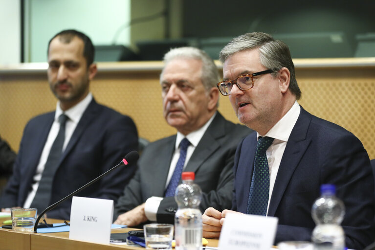 Photo 13 : Trilogue agreement - Interoperability between EU information systems (borders and visa, and police and judicial cooperation, asylum and migration)