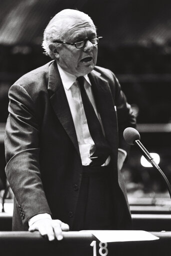 Valokuva 1: Plenary Session in Strasbourg on June 1977