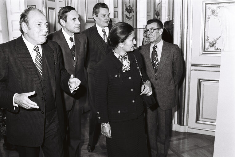 Φωτογραφία 18: Simone VEIL EP President visit an exhibition