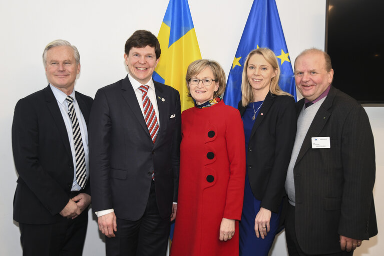 Fotogrāfija 3: EP Vice-President Mairead McGUINNESS meets with the Speaker of the Swedish Parliament, Andreas NORLEN, and a delegation from the Swedish Parliament