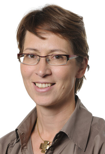 Foto 1: ESSAYAH, Sari Miriam MEP - 7th Parliamentary Term