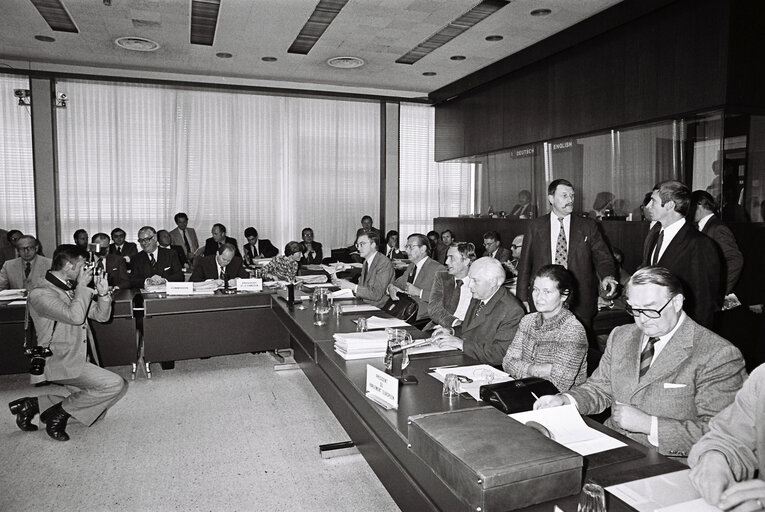 Photo 2 : Meeting september 1979.Boulevard de l'Empereur Bruxelles - Council meets Parliament delegation