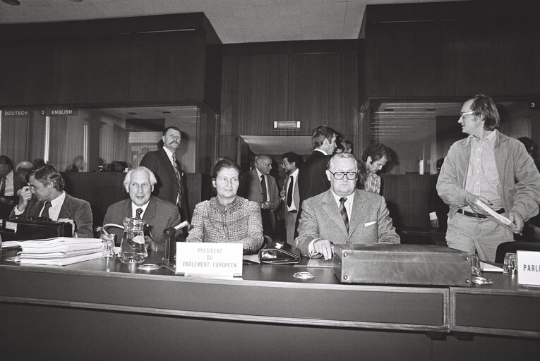 Photo 7 : Meeting september 1979.Boulevard de l'Empereur Bruxelles - Council meets Parliament delegation