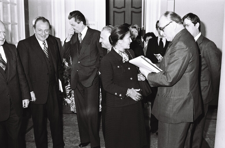 Φωτογραφία 10: Simone VEIL EP President visit an exhibition