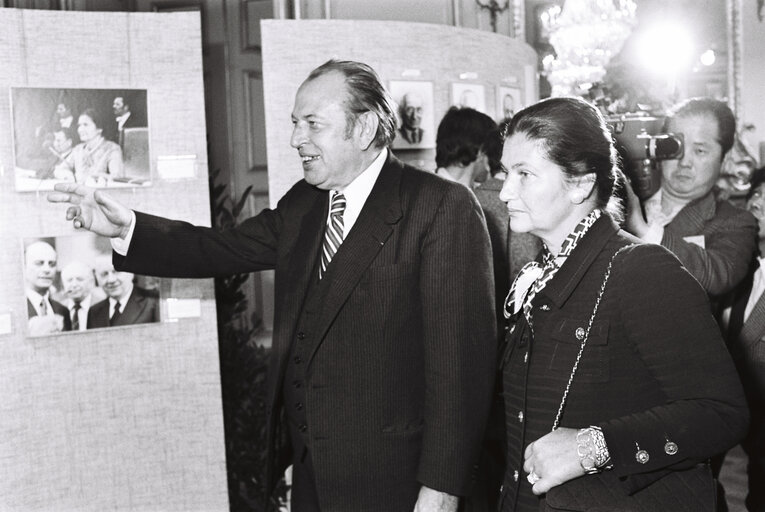 Φωτογραφία 9: Simone VEIL EP President visit an exhibition