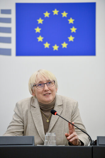 Photo 4: Olga SEHNALOVA in the EP in Strasbourg