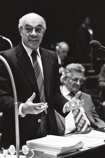 Fotografia 3: Plenary session in Luxembourg on October 1977