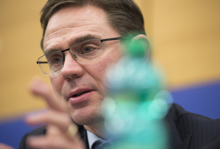 Photo 3: Read-out of the European Commission College meeting by Vice-President Jyrki KATAINEN