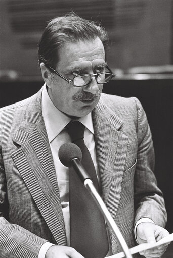 Fotografia 5: Plenary session in Luxembourg on October 1977