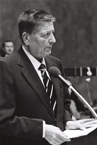 Fotografia 3: Plenary session in Luxembourg on October 1977