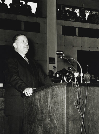 Fotagrafa 8: May 1960, speech of Mr POHER in the hemicycle.