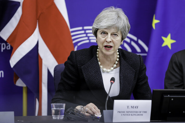 Press conference by Jean-Claude JUNCKER, EC President and by Theresa MAY, British Prime Minister following their meeting: opening remarks by Theresa MAY, British Prime Minister