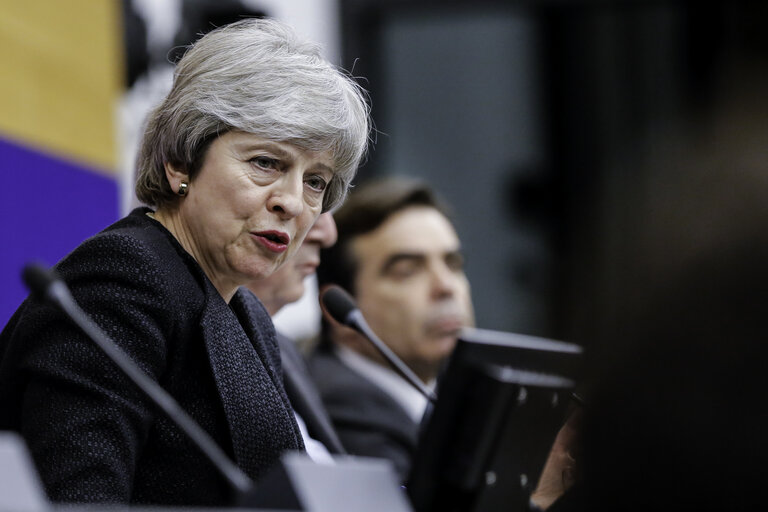 Press conference by Jean-Claude JUNCKER, EC President and by Theresa MAY, British Prime Minister following their meeting: opening remarks by Theresa MAY, British Prime Minister