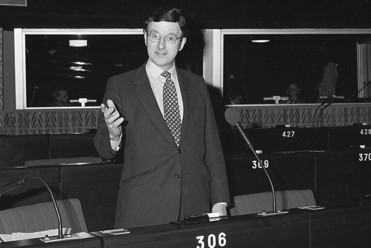 Foto 7: Portrait of MEP Peter PRICE during the plenary session at the European Parliament in Strasbourg.