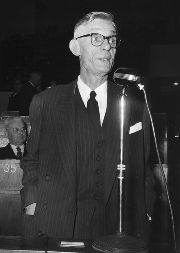 Paul FINET during the Constitutive session of the new European Parliamentary Assembly on the 19th of March 1958