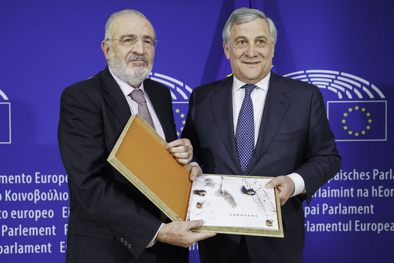 Foto 6: Antonio TAJANI,  EP President meets with Augustin DIAZ DE MERA GARCIA CONSUEGRA.